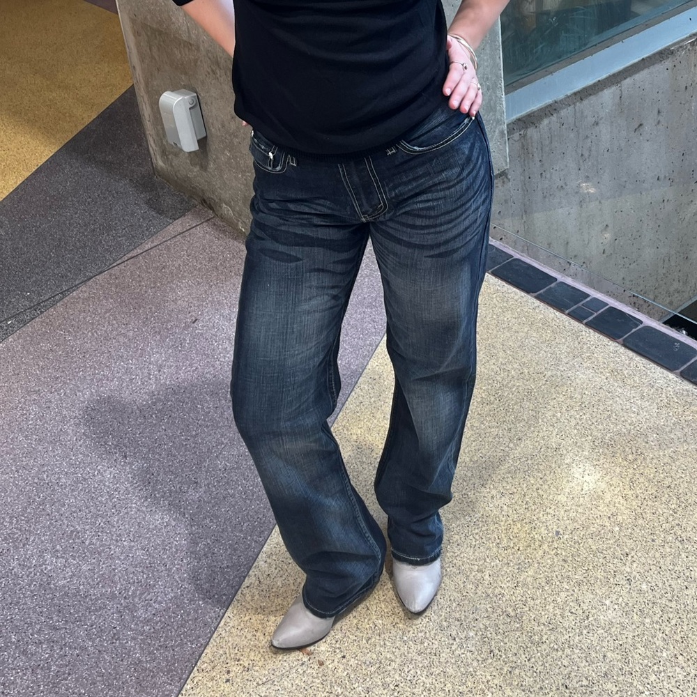 Dark wash levis jeans